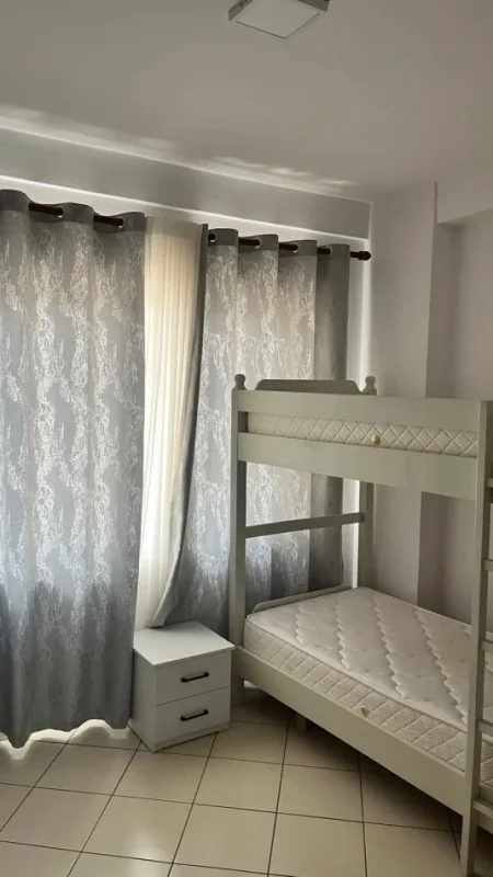 Tirane, jepet me qera apartament 2+1 Kati 8, 75 m² 450 € (astir)