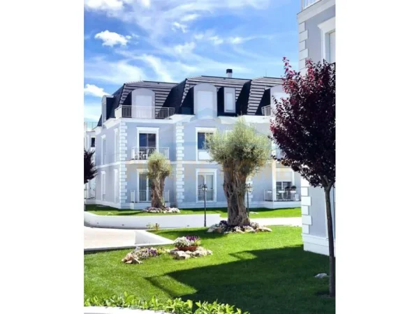 Tirane, shitet apartament 1+1+Ballkon+Depo+ Post Parkimi, Kati 1, 93 m² 330.000 € (Joy Residence, TEG)