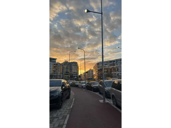 Tirane, shitet apartament 2+1+Ballkon Kati 4, 93 m² 138.000 € (Unaza e Re)