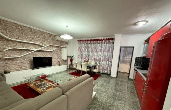 Tirane, jepet me qera apartament 2+1+Aneks+Ballkon Kati 11, 130 m² 650 € (rruga e kavajes)