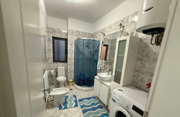 Tirane, jepet me qera apartament 2+1+Aneks+Ballkon Kati 11, 130 m² 650 € (rruga e kavajes)
