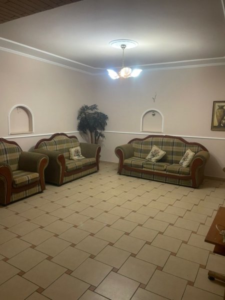 Tirane, jepet me qera apartament 2+1+Aneks+Ballkon Kati 1, 100 m² 400 € (selite)