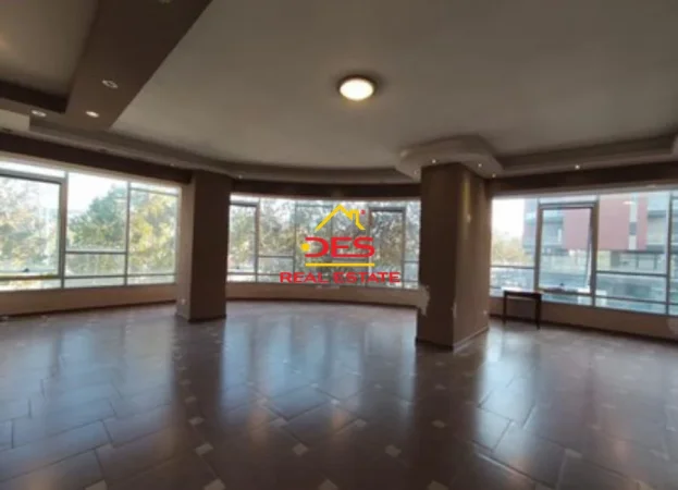 Vlore, shitet ambjent biznesi Kati 2, 84 m² 170.000 € (Rruga Gjergj Kastrioti)