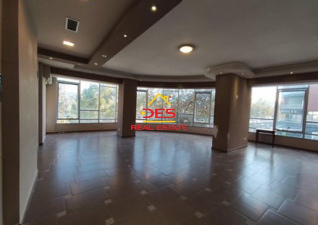 Vlore, shitet ambjent biznesi Kati 2, 84 m² 170.000 € (Rruga Gjergj Kastrioti)