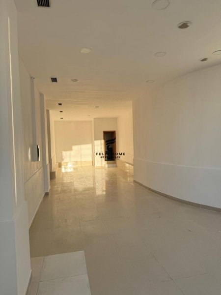 Tirane, jepet me qera ambjent biznesi Kati 0, 103 m² 800 € (QYTET STUDENTI)