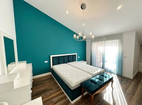 Tirane, jepet me qera apartament+verande | Penthouse 3+1 Kati 6, 200 m² 1.500 € (Secret Garden)