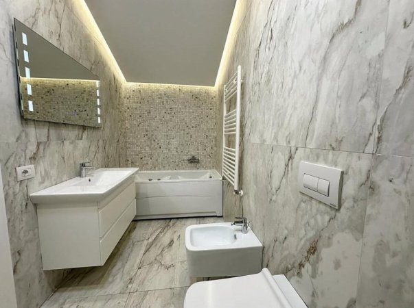 Tirane, jepet me qera apartament+verande | Penthouse 3+1 Kati 6, 200 m² 1.500 € (Secret Garden)