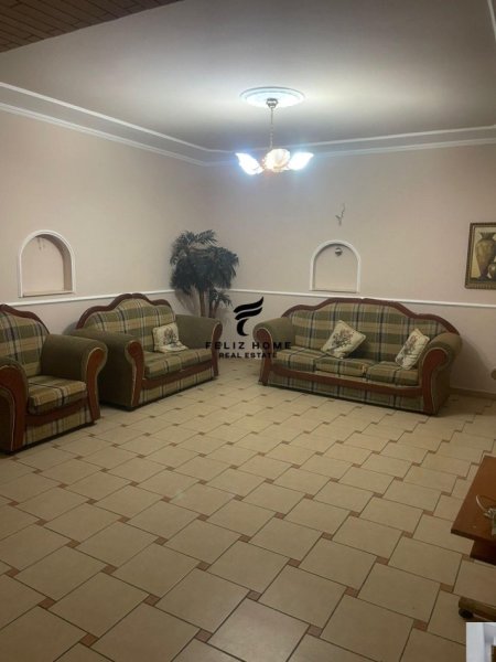 Tirane, jepet me qera apartament 2+1 Kati 2, 100 m² 400 € (SELITE)