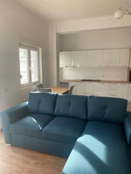 Tirane, jepet me qera apartament 1+1 Kati 3, 78 m² 300 € (Shkozë)