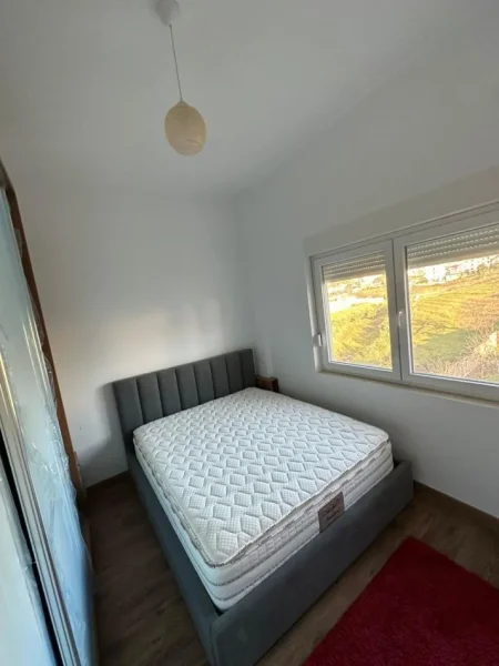 Tirane, jepet me qera apartament 1+1 Kati 3, 78 m² 300 € (Shkozë)