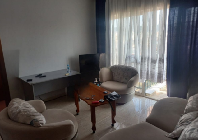 Tirane, jepet me qera apartament 1+1 Kati 3, 54 m² 350 € (Fusha e Aviacionit)