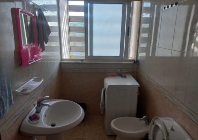 Tirane, jepet me qera apartament 1+1 Kati 3, 54 m² 350 € (Fusha e Aviacionit)