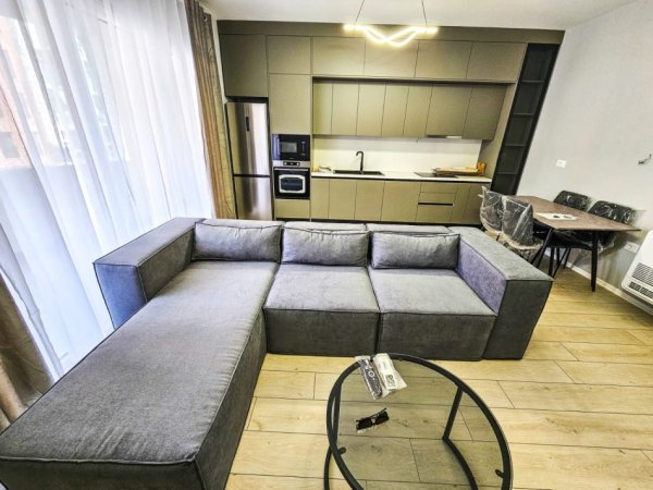 Tirane, jepet me qera apartament 2+1 Kati 3, 70 m² 600 € (Ish Fusha Aviacionit)