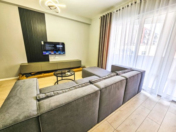 Tirane, jepet me qera apartament 2+1 Kati 3, 70 m² 600 € (Ish Fusha Aviacionit)