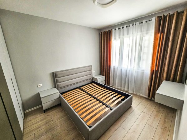 Tirane, jepet me qera apartament 2+1 Kati 3, 70 m² 600 € (Ish Fusha Aviacionit)
