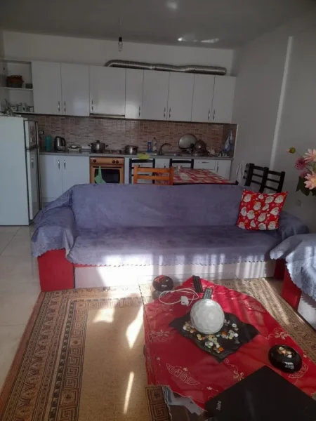 Tirane, jap me qera apartament 2+1+Ballkon Kati 6, 140 m² 300 € (Bulevardi blu kamez)