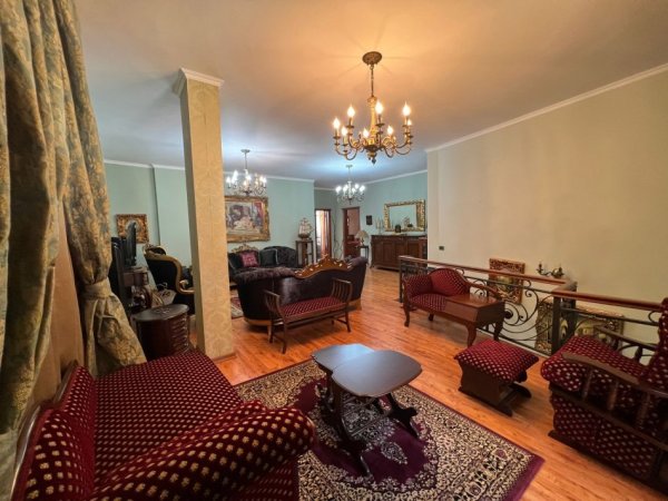 Tirane, jepet me qera apartament 2 Katshe Kati 1, 210 m² 1.300 € (Rruga e Kavajes)