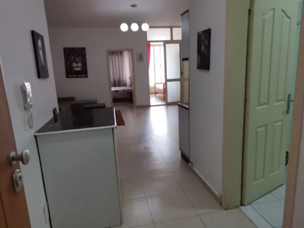 Tirane, jepet me qera apartament 1+1 Kati 8, 76 m² 381 €