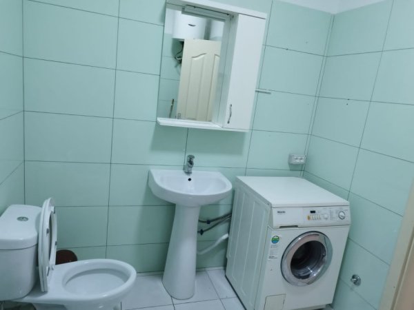 Tirane, jepet me qera apartament 1+1 Kati 8, 76 m² 381 €