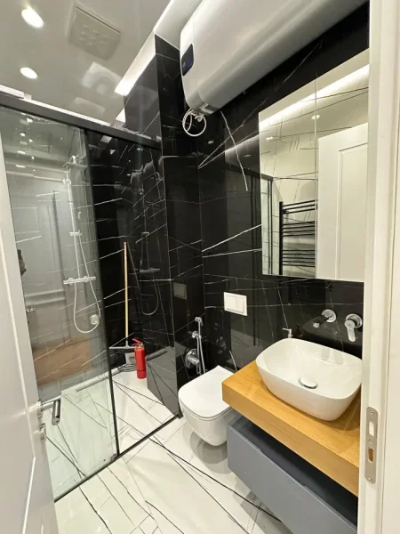 jepet me qera apartament 2+1+Ballkon Kati 7, 110 m² 1.500 € (Rruga e Kavajes)