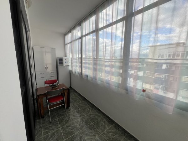 Tirane, jepet me qera apartament 2+1+Ballkon Kati 11, 117 m² 650 € (rruga Sali Butka)