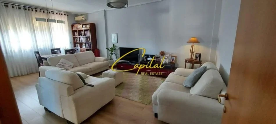 Tirane, jepet me qera apartament 2+1 Kati 3, 100 m² 650 € (VASIL SHANTO)