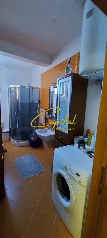 Tirane, jepet me qera apartament 2+1 Kati 3, 100 m² 650 € (VASIL SHANTO)