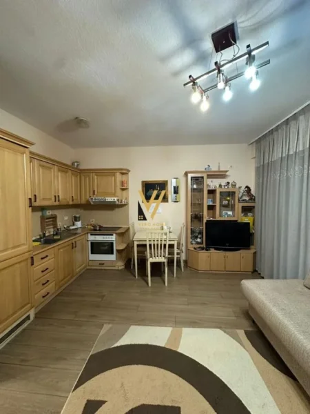 Tirane, jepet me qera apartament 1+1+Ballkon Kati 4, 80 m² 900 € (MYSLYM SHYRI)