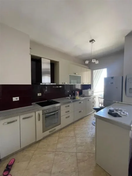 Tirane, shitet apartament 2+1+Ballkon Kati 3, 115 m² 165.000 € (Ish Parku i Autobuzave)