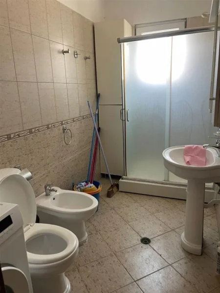 Tirane, shitet apartament 2+1+Ballkon Kati 3, 115 m² 165.000 € (Ish Parku i Autobuzave)