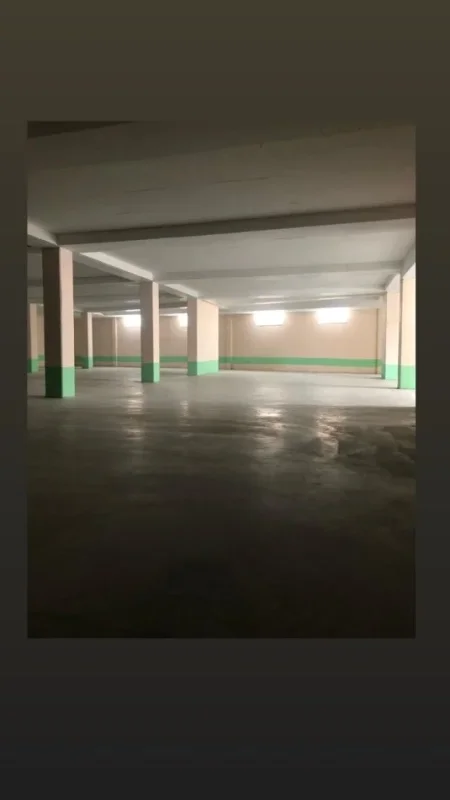 Tirane, jepet me qera ambjent biznesi-Rruge Kryesore, Kati 0, 4.500 € (Kombinat)