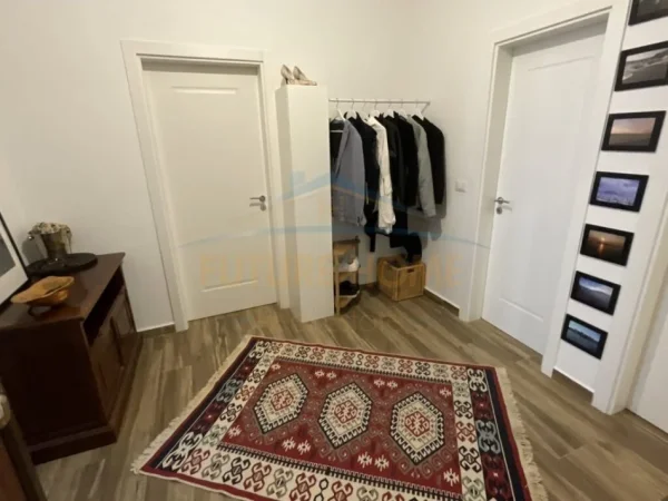 Tirane, shitet apartament 2+1+Ballkon Kati 2, 95 m² 110.000 € (Fresku)