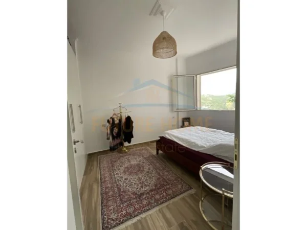 Tirane, shitet apartament 2+1+Ballkon Kati 2, 95 m² 110.000 € (Fresku)