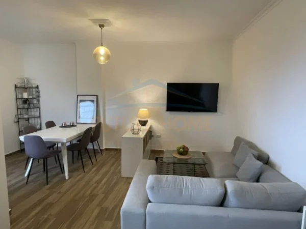 Tirane, shitet apartament 2+1+Ballkon Kati 2, 95 m² 110.000 € (Fresku)