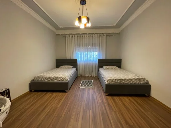 Tirane, shitet Vile 3 Katshe Kati 3, 840 m² (amerikan 2)