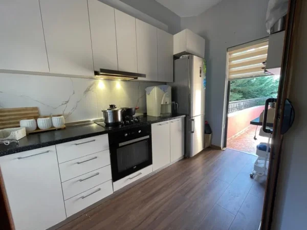 Tirane, shitet Vile 3 Katshe Kati 3, 840 m² (amerikan 2)