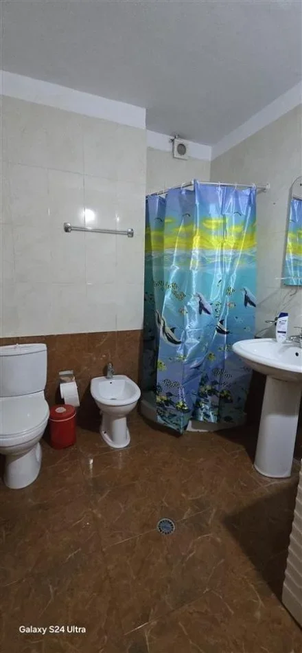 Tirane, jepet me qera apartament 2+1 Kati 5, 115 m²  (Rr. e Kosovareve)