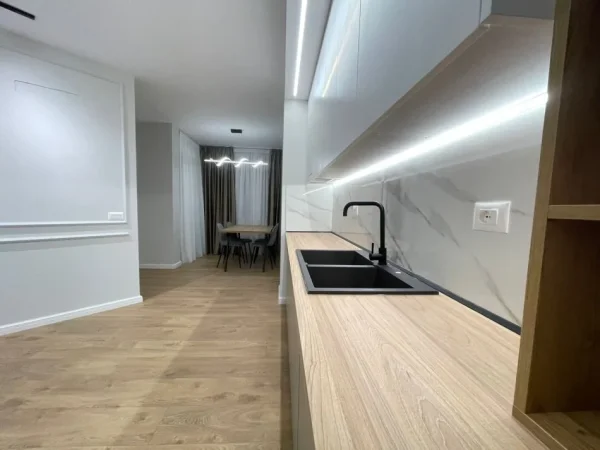 Tirane, shitet apartament 1+1 Kati 6, 65 m² 135.000 € (Komuna Parisit)