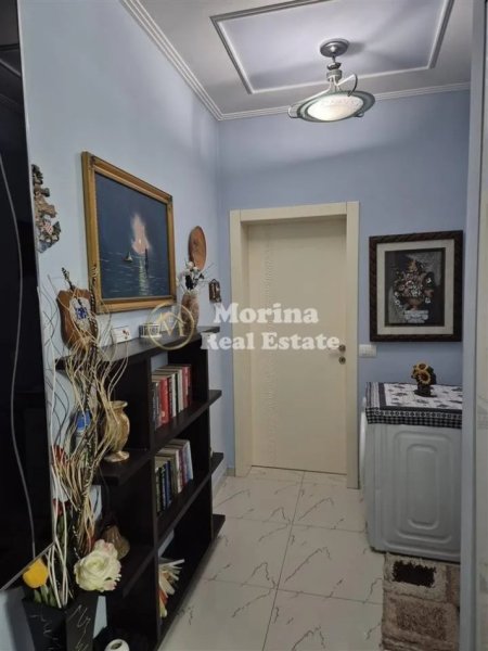 Tirane, jepet me qera apartament 1+1+Ballkon Kati 4, 70 m² 550 € (Ali Demi)