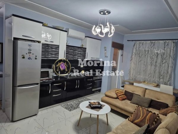 Tirane, jepet me qera apartament 1+1+Ballkon Kati 4, 70 m² 550 € (Ali Demi)