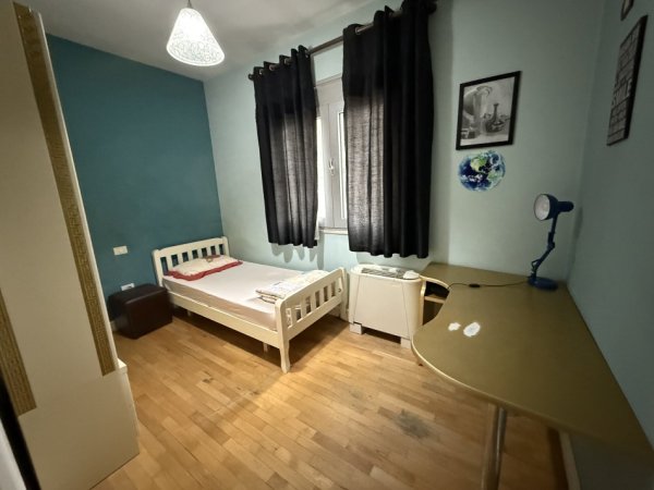 Tirane, jepet me qera Vile 3 Katshe Kati 0, 346 m² 2.250 € (Rruga Jordan Misja)
