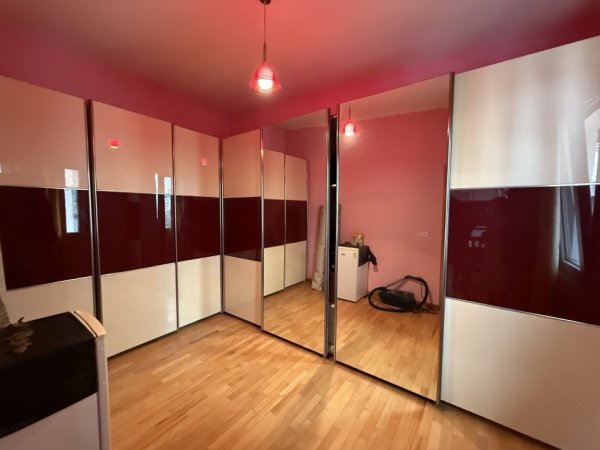 Tirane, jepet me qera Vile 3 Katshe Kati 0, 346 m² 2.250 € (Rruga Jordan Misja)