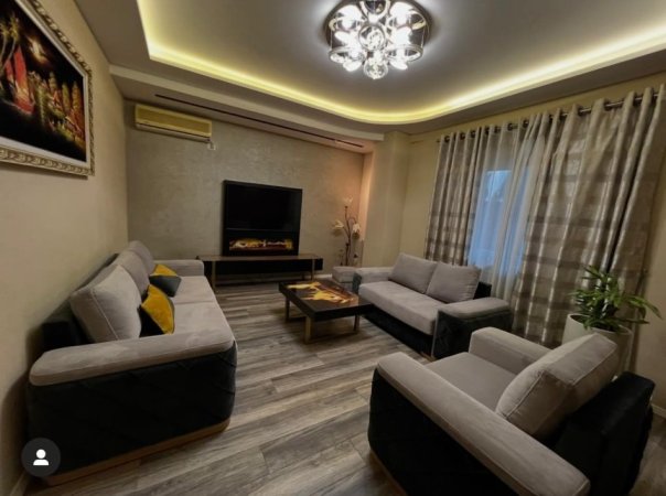 Tirane, jepet me qera Vile 3 Katshe Kati 0, 346 m² 2.250 € (Rruga Jordan Misja)