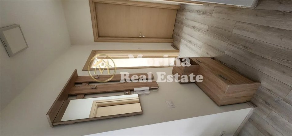 Tirane, jepet me qera apartament 2+1+Ballkon Kati 4, 100 m² 700 € (Kopshti Zoologjik)