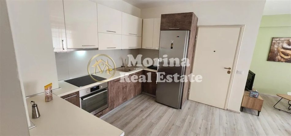 Tirane, jepet me qera apartament 2+1+Ballkon Kati 4, 100 m² 700 € (Kopshti Zoologjik)