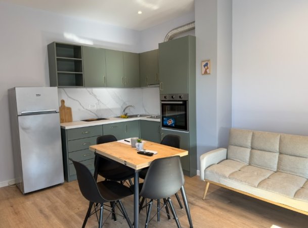 Tirane, jepet me qera 1+1+Ballkon Kati 6, 55 m² 600€ (Rruga Karl Gega)