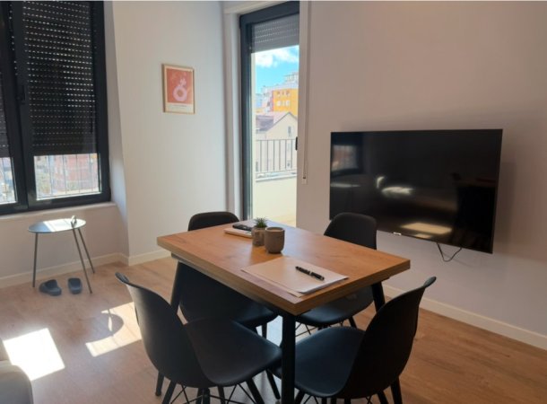 Tirane, jepet me qera 1+1+Ballkon Kati 6, 55 m² 600€ (Rruga Karl Gega)
