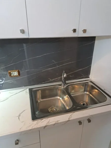 Tirane, jepet me qera apartament 1+1+Aneks Kati 1, 65 m² 400 € (don bosko)