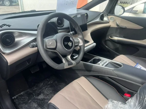 Tirane, shes makine elektrike BYD Elektrike, gri metalizato automatik Klima