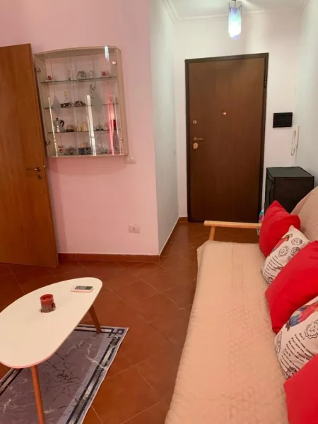 Golem, jepet me qera apartament 2+1+Ballkon Kati 1, 70 m² 350 € (Pishat e Buta)